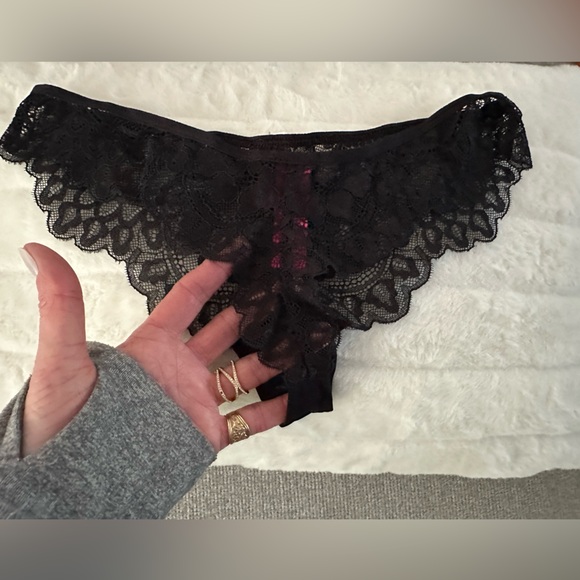 New with tags XS panties and C34 push up bras - Picture 11 of 15